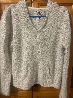 TNA Light Gray Marled V‑Neck Knit Hoodie